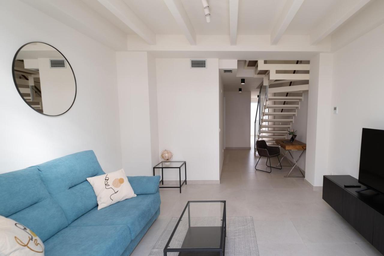 Appartamento Alameda Deluxe Duplex Casco Antiguo Parking Siviglia Esterno foto